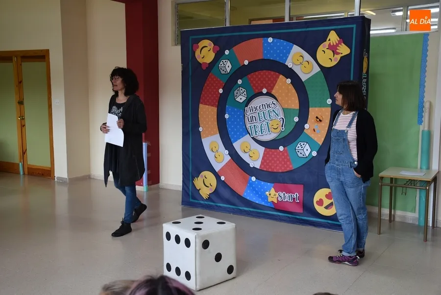 Foto 2 - Culminan en el Colegio Mir&oacute;briga las sesiones del juego &lsquo;&iquest;Hacemos un buen trato?&rsquo;