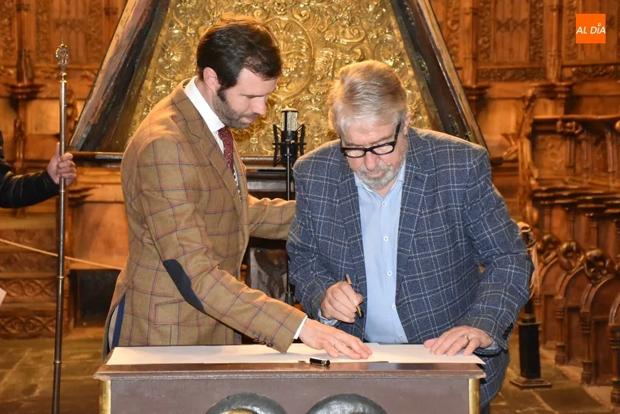 Foto 11 - Firmada la cesi&oacute;n de los bienes hist&oacute;ricos de la Cofrad&iacute;a de San Sebasti&aacute;n a la Catedral