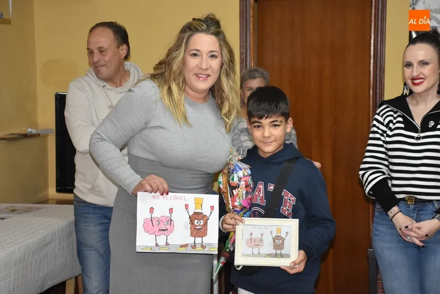 Foto 5 - Los ganadores del concurso de dibujo infantil de ARCIU reciben sus premios