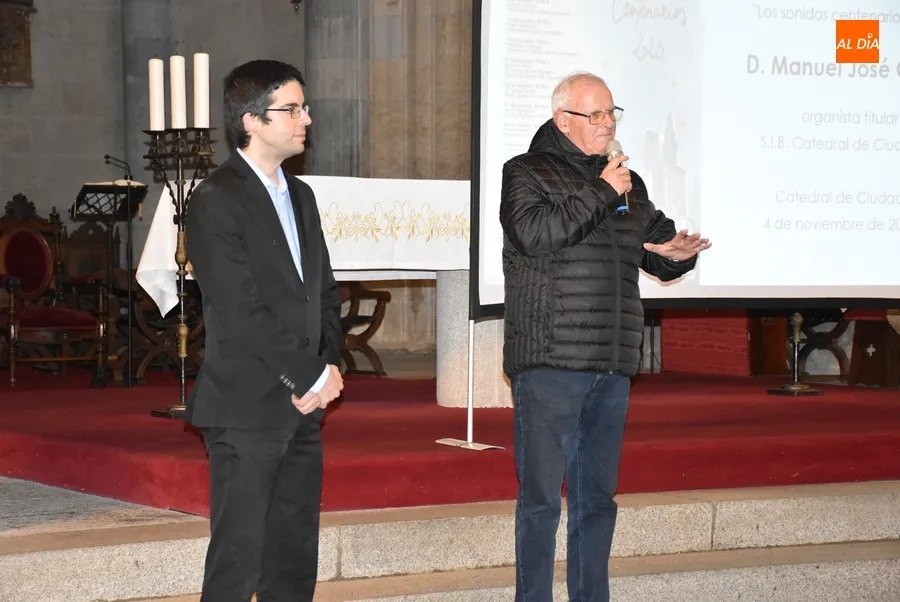 Foto 2 - Manuel Jos&eacute; Guti&eacute;rrez muestra sus habilidades musicales dentro de &lsquo;Los Sonidos Centenarios&rsquo;