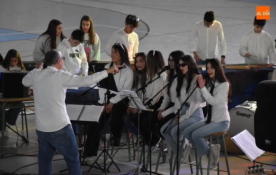 Foto 2 - El IES Tierra festeja por todo lo alto a la patrona de la M&uacute;sica