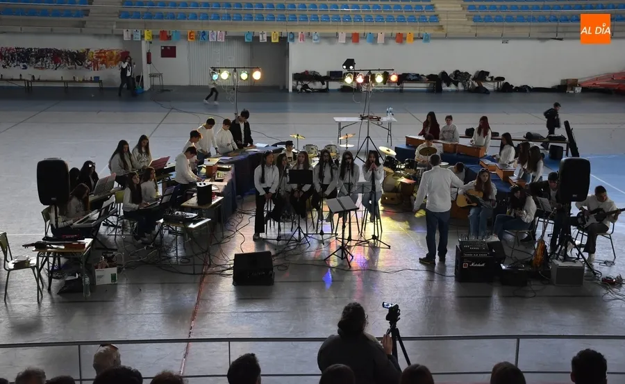 Foto 4 - El IES Tierra festeja por todo lo alto a la patrona de la M&uacute;sica