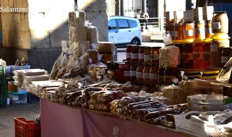 Las turroneras ya están en Salamanca para endulzar la víspera de Navidad 
