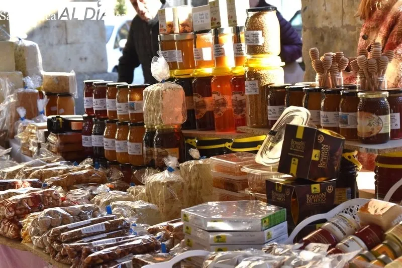 Las turroneras ya están en Salamanca para endulzar la víspera de Navidad 