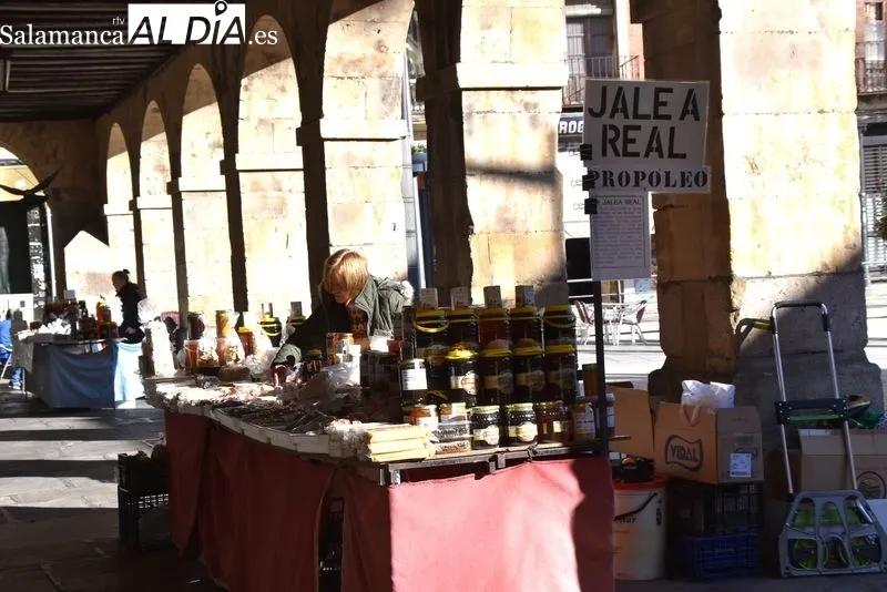 Las turroneras ya están en Salamanca para endulzar la víspera de Navidad 
