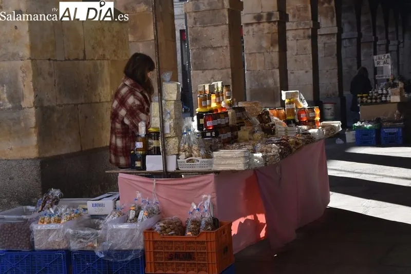 Las turroneras ya están en Salamanca para endulzar la víspera de Navidad 