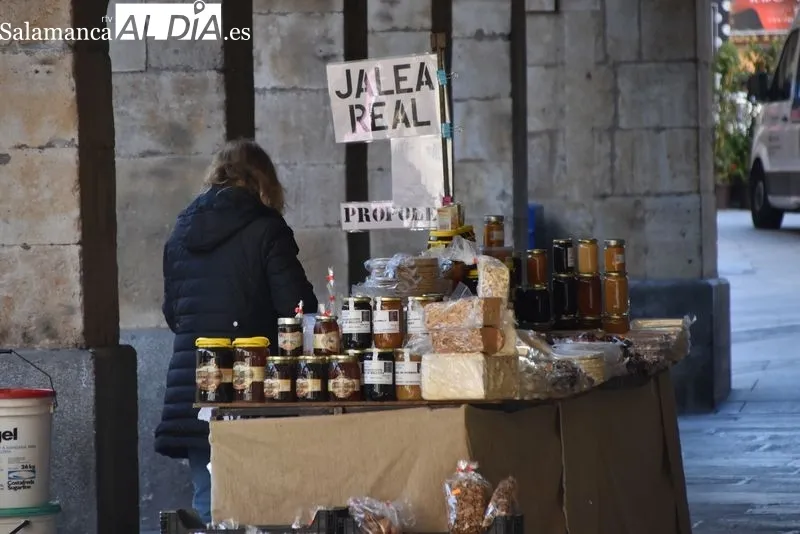 Las turroneras ya están en Salamanca para endulzar la víspera de Navidad 