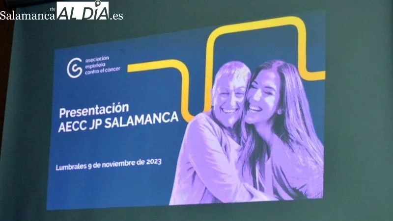 Técnicos de la AECC de Salamanca impartieron una sesión informativa en Lumbrales