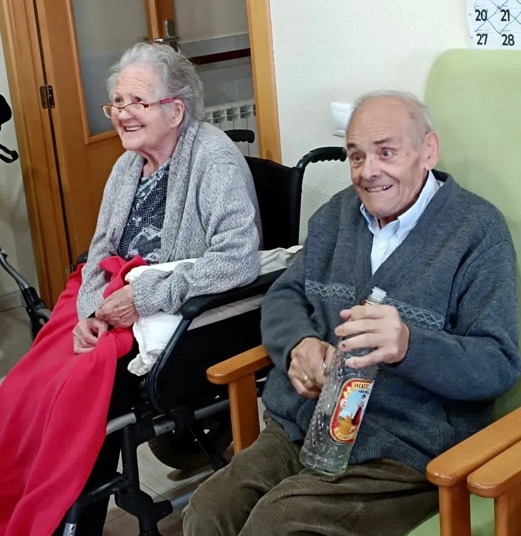 La residencia Santa Ana vivía este viernes una animada castañada