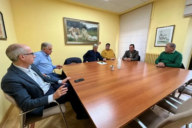 Reunión del presidente de la Diputación con la plataforma Unión por la Ganadería 