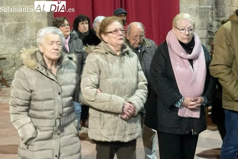 La procesión y el rezo del rosario por los difuntos tenía lugar en la parroquia