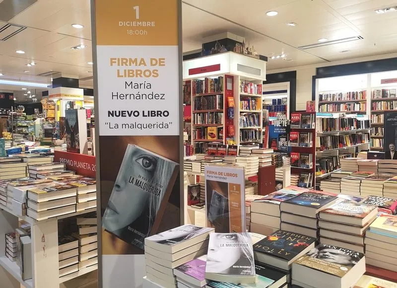 Librería de El Corte Inglés de Salamanca donde tendrá lugar el acto de la escritora María Hernández