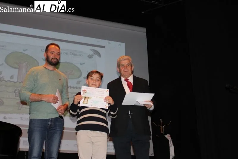 Foto 10 - Entrega de premios de las jornadas micol&oacute;gicas y Gala L&iacute;rica en el Teatro de la Villa