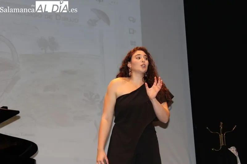 Foto 5 - Entrega de premios de las jornadas micol&oacute;gicas y Gala L&iacute;rica en el Teatro de la Villa