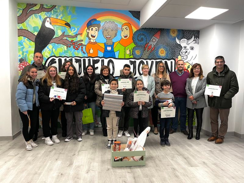 Entrega de premios a los ganadores del XVII Concurso Intergeneracional de Puzzles de Guijuelo