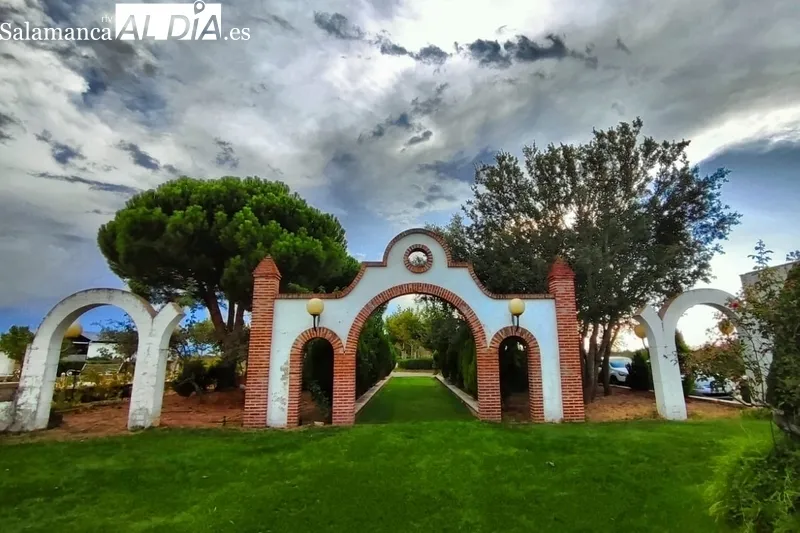 Jardines ideales para la celebración de enlaces nupciales / ESTER CORREDERA