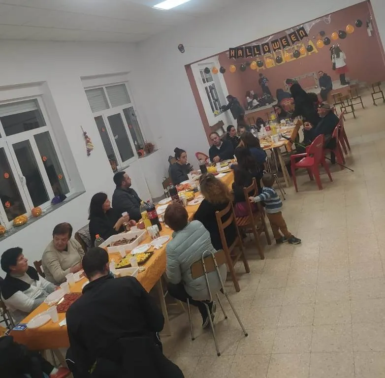 Foto 4 - La AV de &Aacute;gueda conmemora Halloween mientras prepara un rastrillo para diciembre