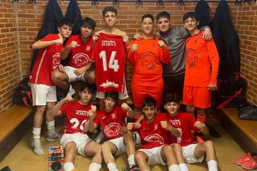Foto 6 - El III Juvenil consigue en Zamora su ansiada primera victoria liguera