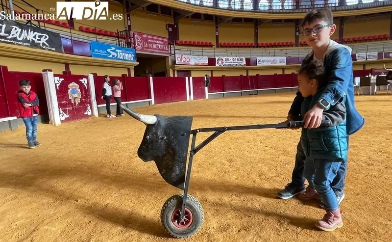 Foto 10 - La '15 de Octubre' se reencuentra: Toros, gastronom&iacute;a y m&uacute;sica 