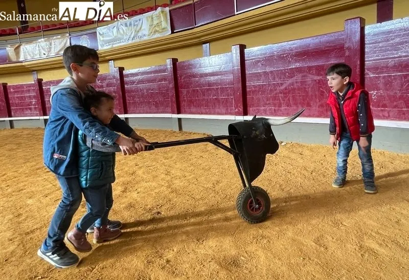 Foto 9 - La '15 de Octubre' se reencuentra: Toros, gastronom&iacute;a y m&uacute;sica 