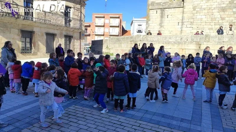 El CEIP Manuel Moreno Blanco y Asprodes dicen 'no' a la violencia de género / CORRAL