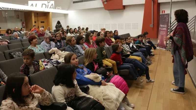 Buena afluencia en el Centro Cultural de Vitigudino para ver 'Alas para Alex' / CORRAL