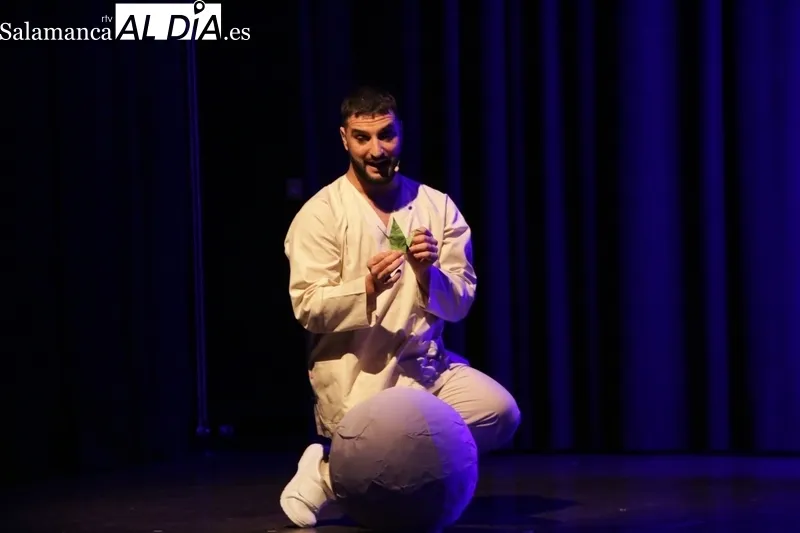Buena afluencia en el Centro Cultural de Vitigudino para ver 'Alas para Alex' / CORRAL
