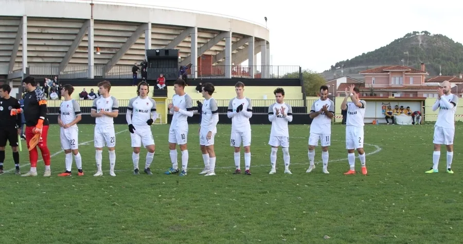 Foto 3 - El Ciudad Rodrigo asalta la cancha del 3&ordm; para firmar su mejor inicio en Regional de Aficionados