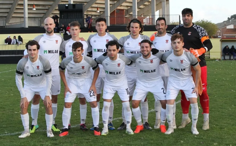 Foto 5 - El Ciudad Rodrigo asalta la cancha del 3&ordm; para firmar su mejor inicio en Regional de Aficionados