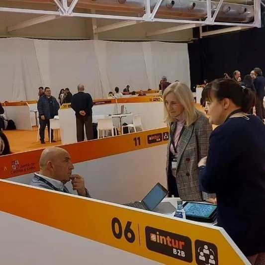 Foto 4 - Alba de Tormes llega a Intur para promocionar el turismo astron&oacute;mico, b&eacute;lico y micol&oacute;gico