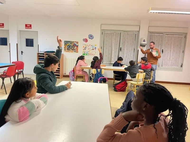 Foto 2 - Un centenar de ni&ntilde;os y ni&ntilde;as de seis entidades de Salamanca conmemoran el D&iacute;a de los Derechos de la Infancia