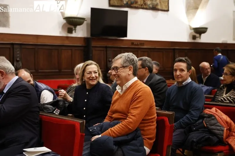 Acto de incorporación la Real Academia de Medicina de Salamanca. Fotos: David Sañudo.
