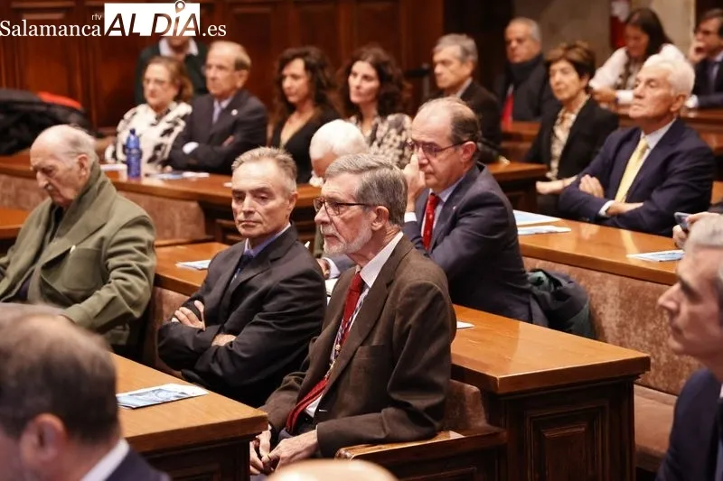 Reunión de las academias sanitarias de Castilla y León en el Aula Unamuno. Fotos: David Sañudo.