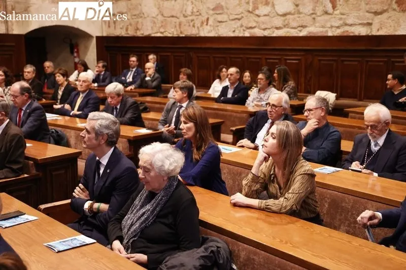 Reunión de las academias sanitarias de Castilla y León en el Aula Unamuno. Fotos: David Sañudo.