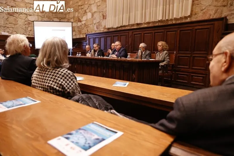 Reunión de las academias sanitarias de Castilla y León en el Aula Unamuno. Fotos: David Sañudo.