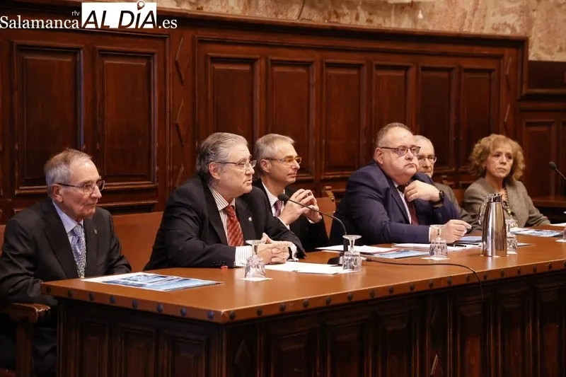 Reunión de las academias sanitarias de Castilla y León en el Aula Unamuno. Fotos: David Sañudo.
