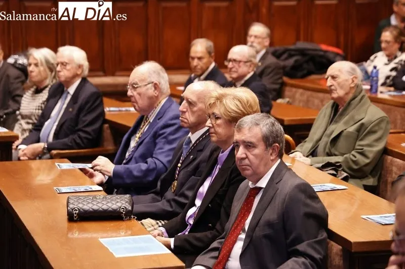 Reunión de las academias sanitarias de Castilla y León en el Aula Unamuno. Fotos: David Sañudo.