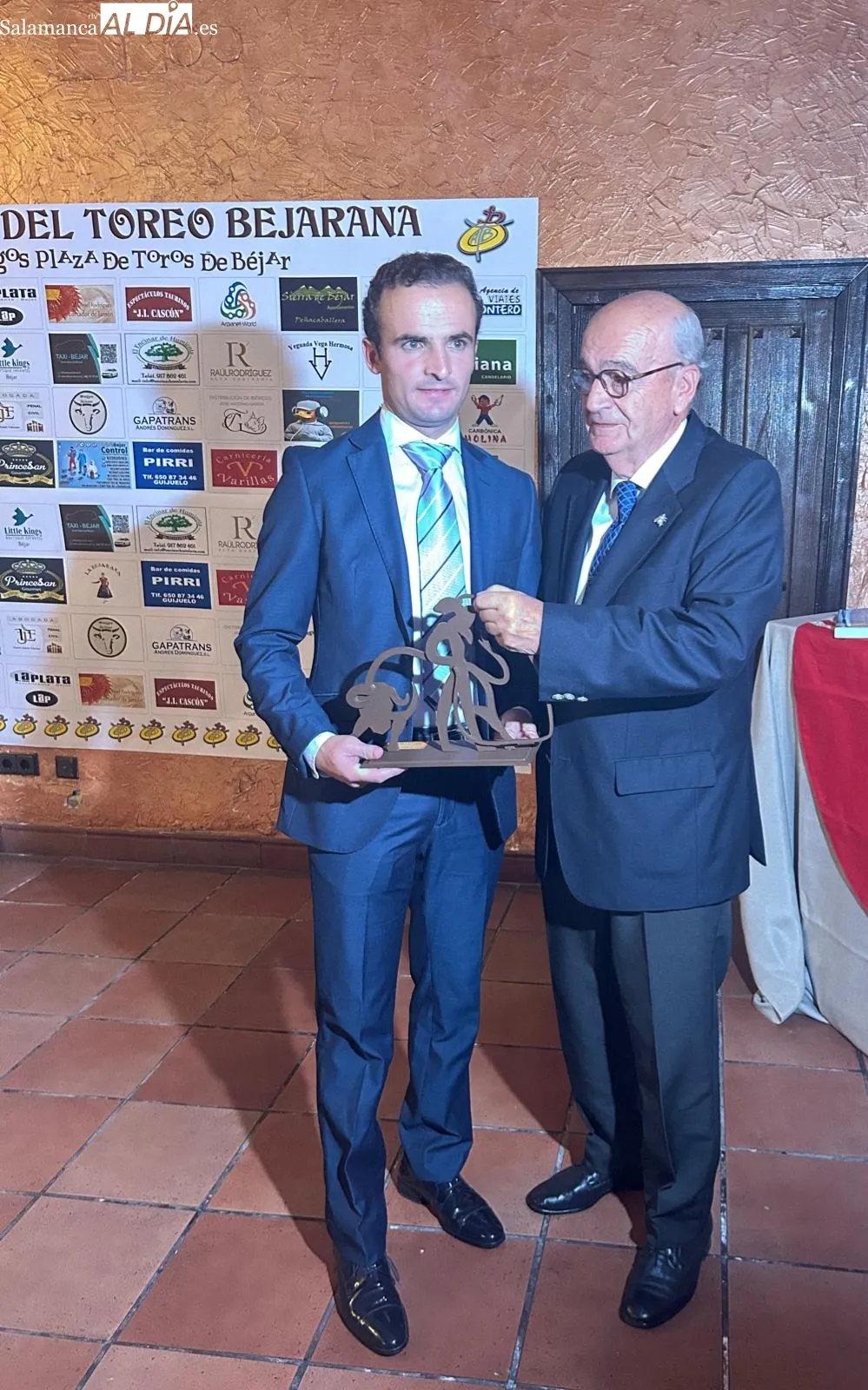Foto 4 - B&eacute;jar premia a los mejores de la temporada taurina