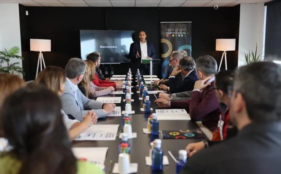 Foto 2 - Rub&eacute;n Benito asiste a un encuentro del Grupo Nani sobre el futuro de la movilidad