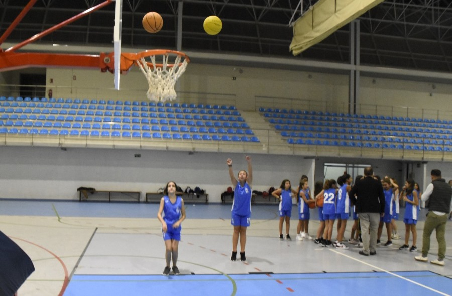 Foto 2 - 23 chicas integran esta temporada la Escuela Municipal de Baloncesto Femenino