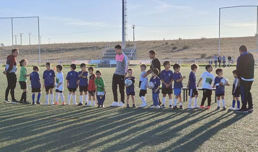 Foto 2 - Calienta motores la nueva Liga Comarcal Prebenjam&iacute;n del Ciudad Rodrigo CF