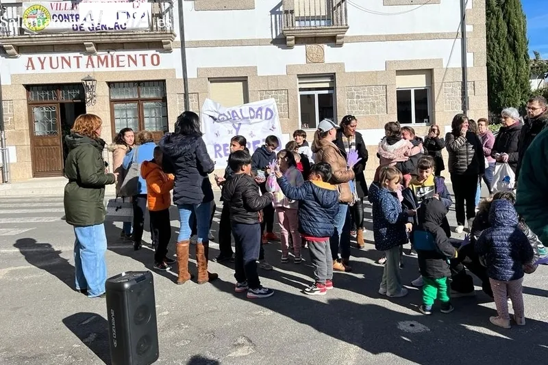 Concentración en Villavieja de Yeltes contra la violencia de género 