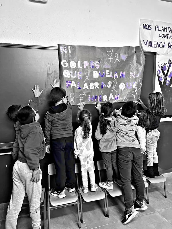 Mayores y niños de la zona de influencia de Escuelas Campesinas en el noroeste de la provincia se sumaron al Día Contra la Violencia de Género 