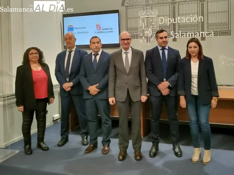 Autoridades asistentes al acto al acto / FOTO: E.P.