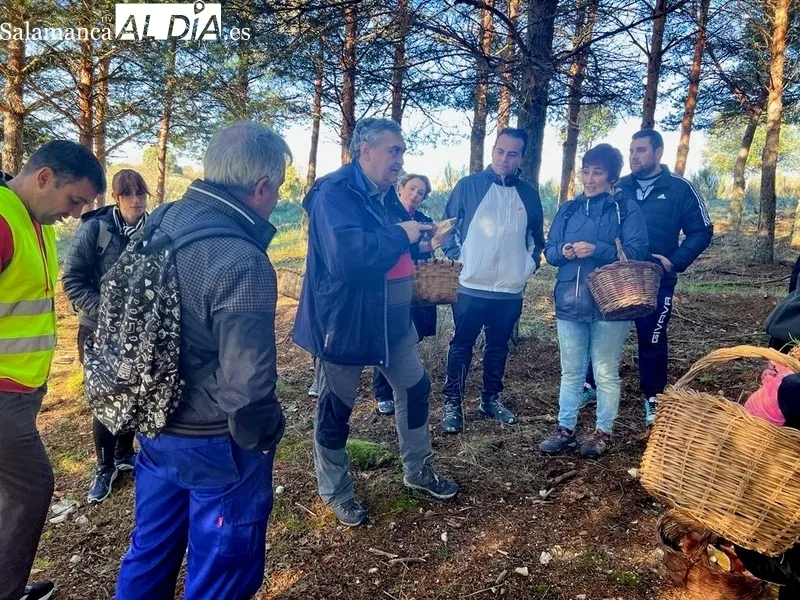 Interesante jornada micológica en Aldeadávila de la Ribera promovida por ADEZOS y que ha contado con la colaboración del Ayuntamiento / CORRAL   