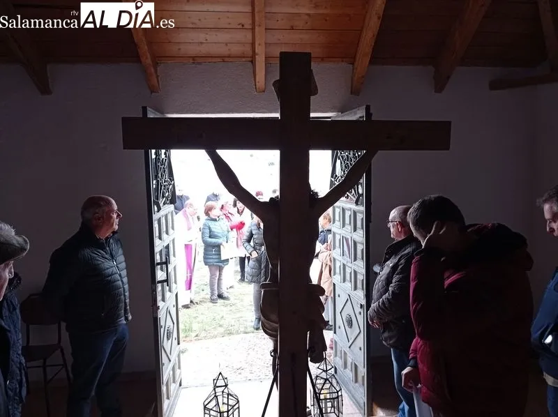 Foto 4 - El Bendito Cristo del Amparo regresa a su ermita en Anaya de Alba