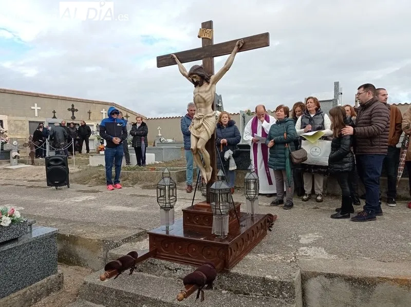 Foto 3 - El Bendito Cristo del Amparo regresa a su ermita en Anaya de Alba