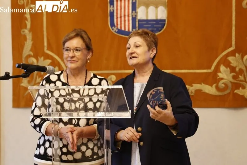 Presentación en el Ayuntamiento de Salamanca de estos cuadernillos sobre las rutinas de las personas mayores. Foto de David Sañudo