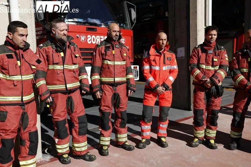 Visita al parque de Bomberos de Salamanca del alcalde, Carlos García Carbayo, y  la directora general de la Agencia de Protección Civil y Emergencias de Castilla y León, Irene Cortés . Foto de David Sañudo