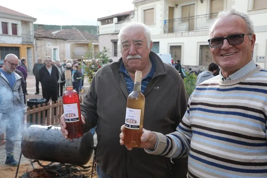Foto 7 - Serradilla del Arroyo celebra su Calvochada animada con m&uacute;sica y bailes tradicionales